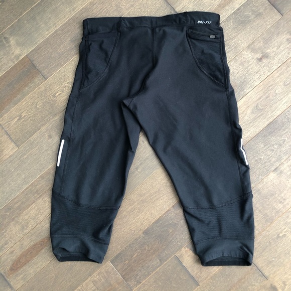 Black Nike Knee Length Leggings - Picture 2 of 3
